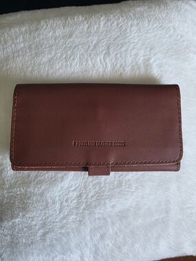 NWOT Portland Leather Brown Leather Wallet with Embossed Logo